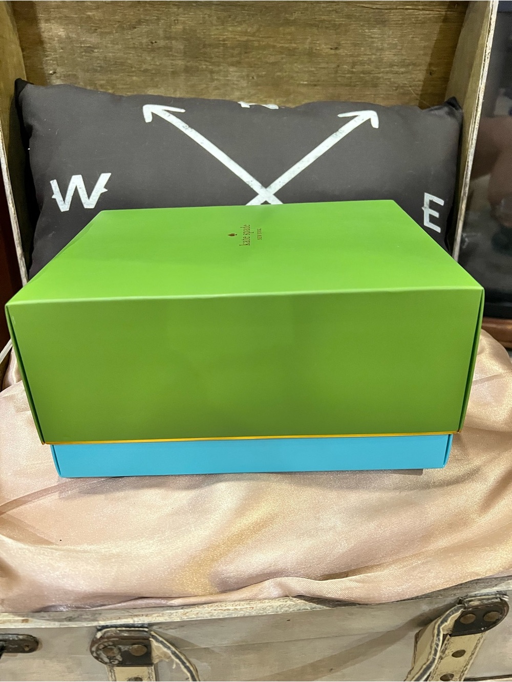 Kate Spade Darling Point Cake Topper Mr and Mrs - Picture 4 of 8
